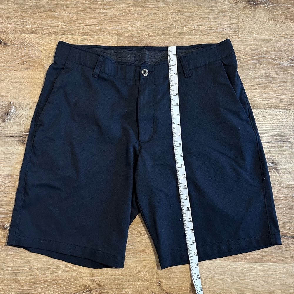 Under Armour Men's Black Shorts Size 36 - Picture 5 of 15